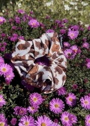 Scrunchie gumička do vlasů motiv Kravička